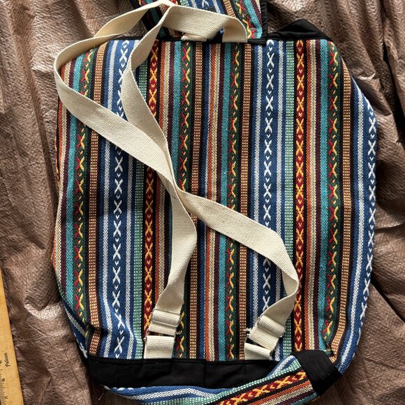 Unique colorful woven 30L backpack - Picture 6 of 6